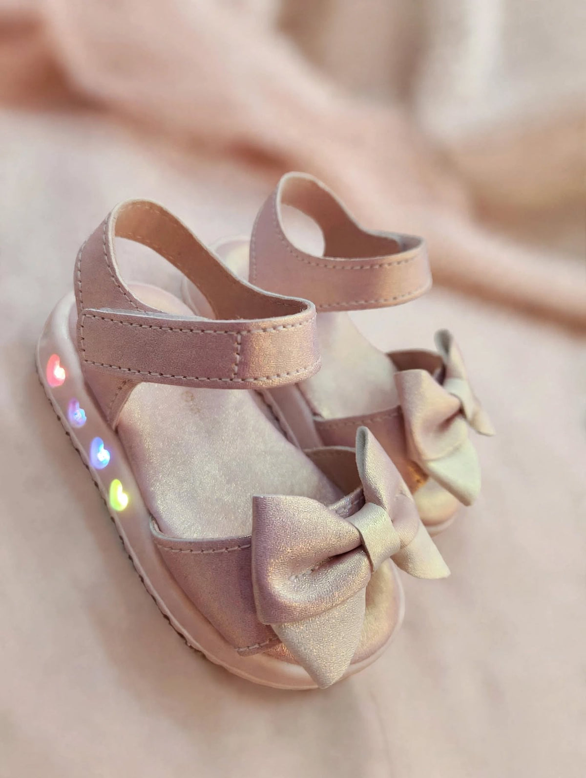 Sandália Infantil Feminina Mini Sua Cia Rosé com Luzinha e Laço