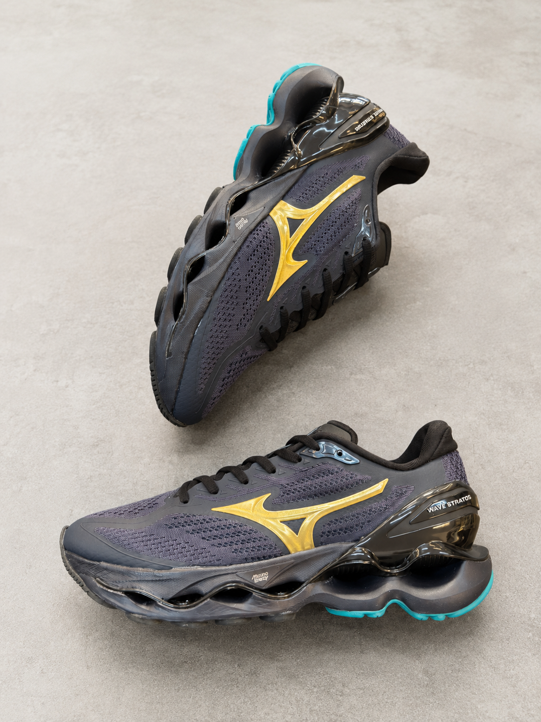 Mizuno Wave Stratos 4